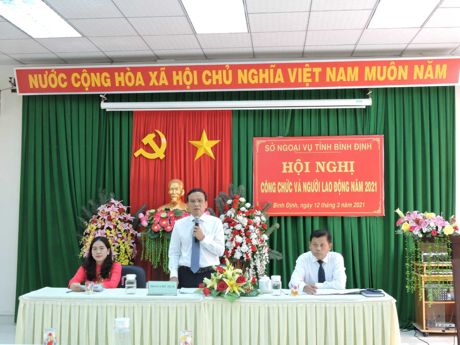 Đoàn Chủ tịch chủ trì Hội nghị
